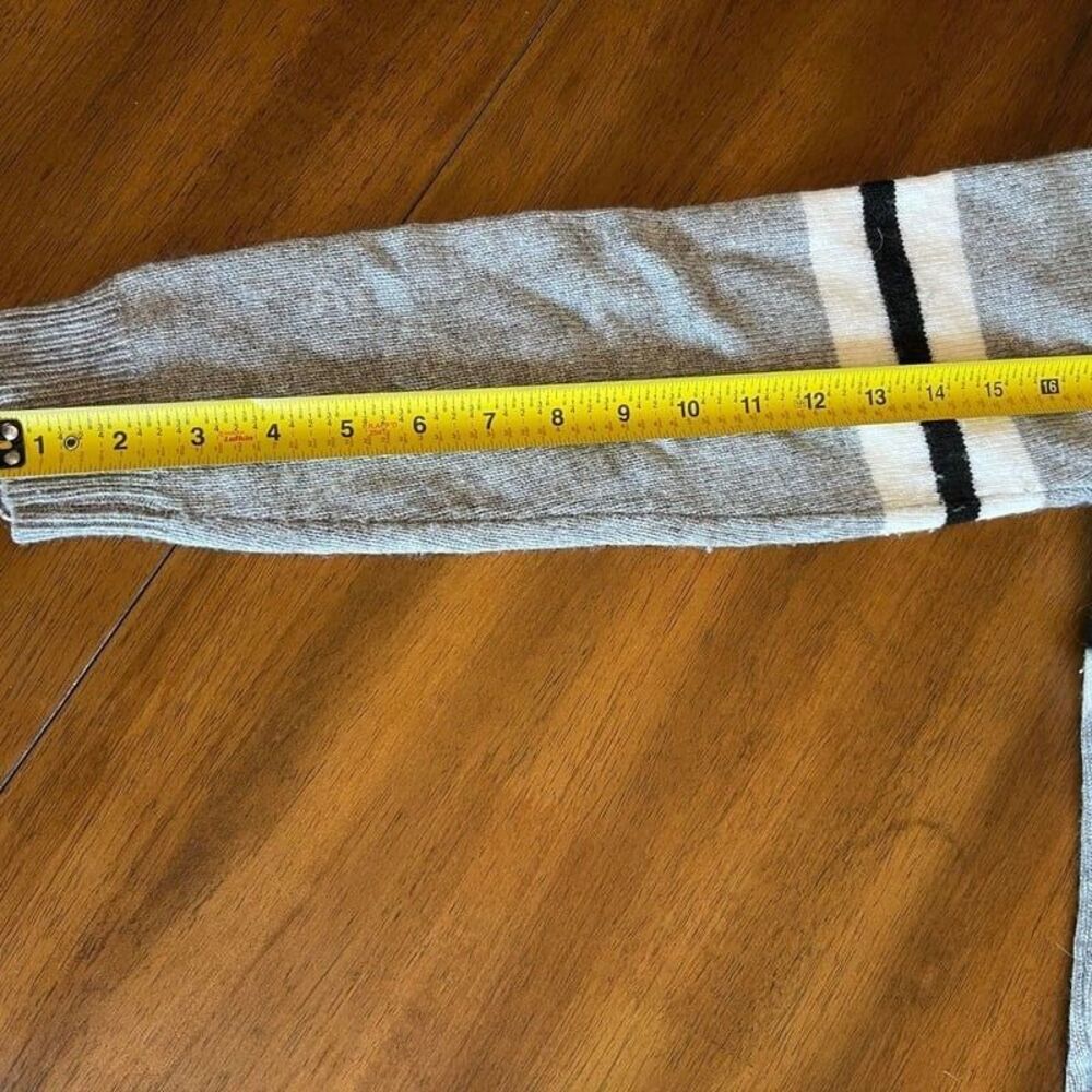 Brandy Melville Grey and White Striped Long Sleeve Sweater One Size - Picture 7 of 9
